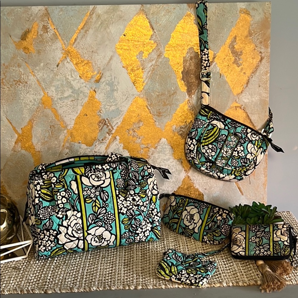 5 piece Vera Bradley Purse & Accesories